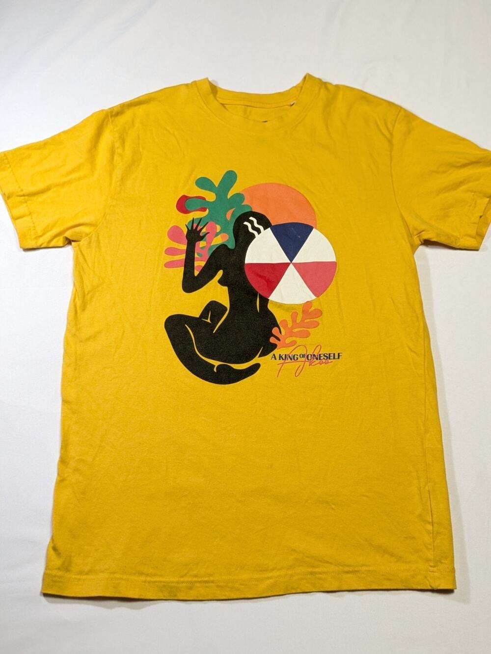 Men’s Akoo T-shirt Size Small Yellow A King Of Oneself